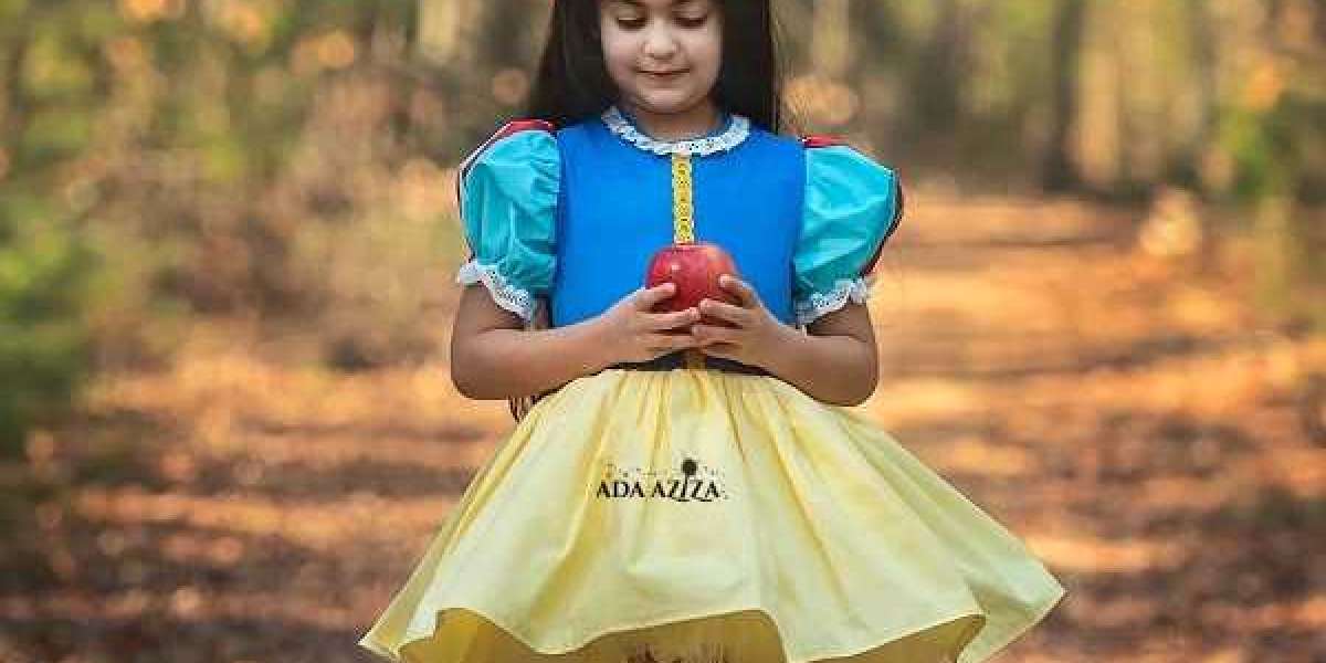 The Enchanting Snow White Dress for Children: A Fairy Tale Fashion Must-Have