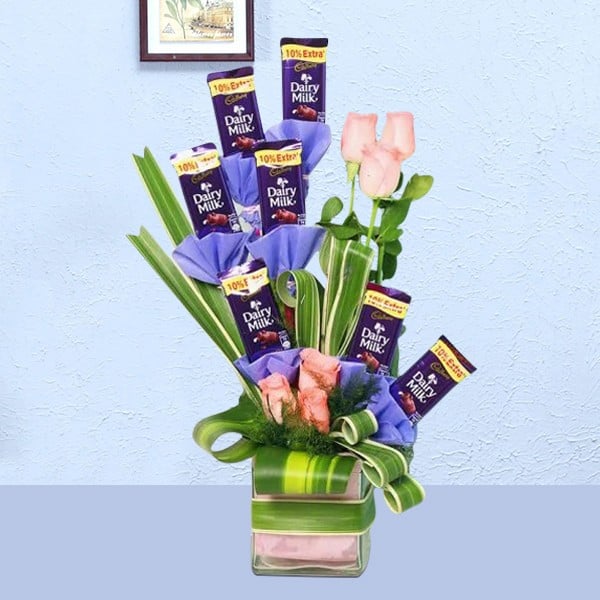 Buy or Order Dairy Milk N Roses Vase Online | Midnight Gifts Online  - OyeGifts.com