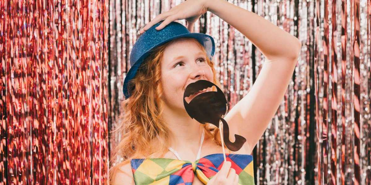 Picture Perfect: Choosing the Right Photo Booth Rental Service
