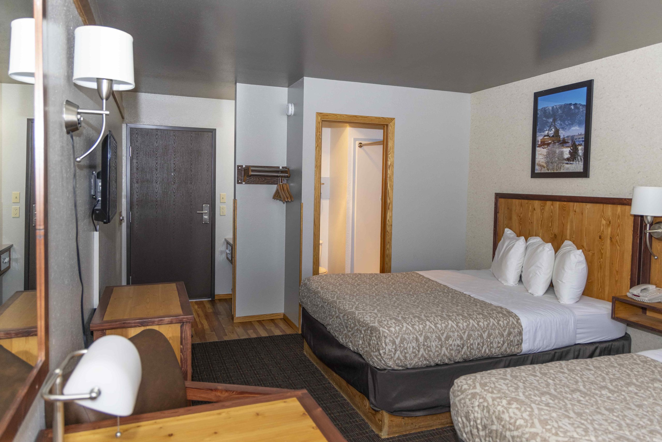 How to Maximize Your Hotel Stay: Tips and Tricks for a Memorable Experience in Butte, Montana - Rocker Inn | Butte MT Hotel w Oversized Truck/Trailer Parking